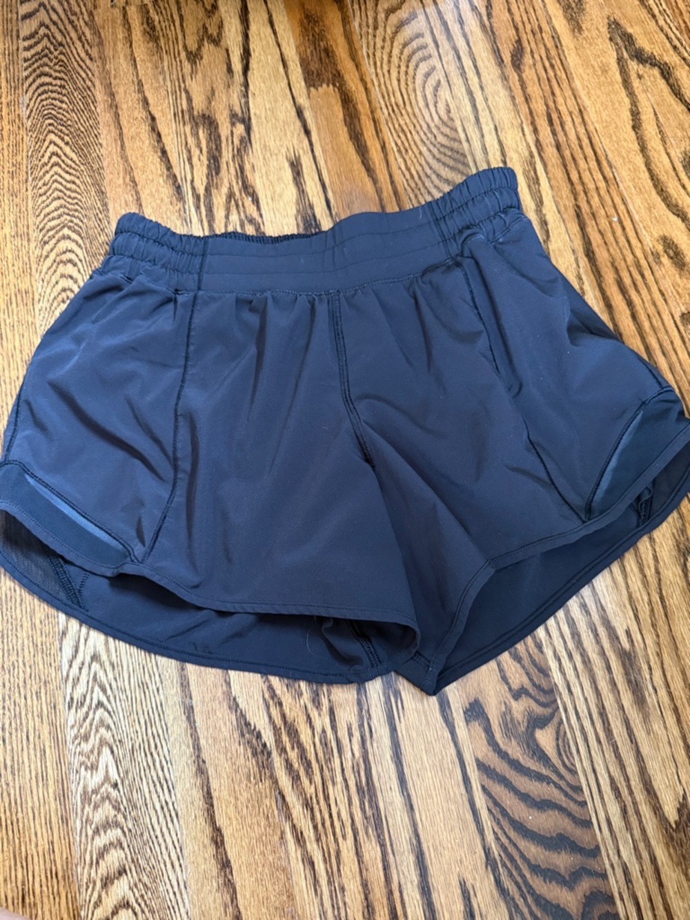 Lululemon hotty hot shorts size 6 black
